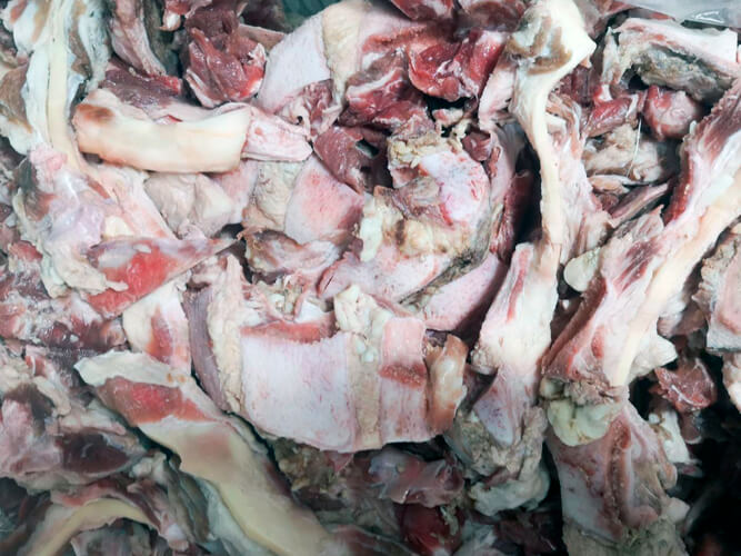 Говяжьи косточки с мясом и мягкая лопатка (полумесяц) для собак